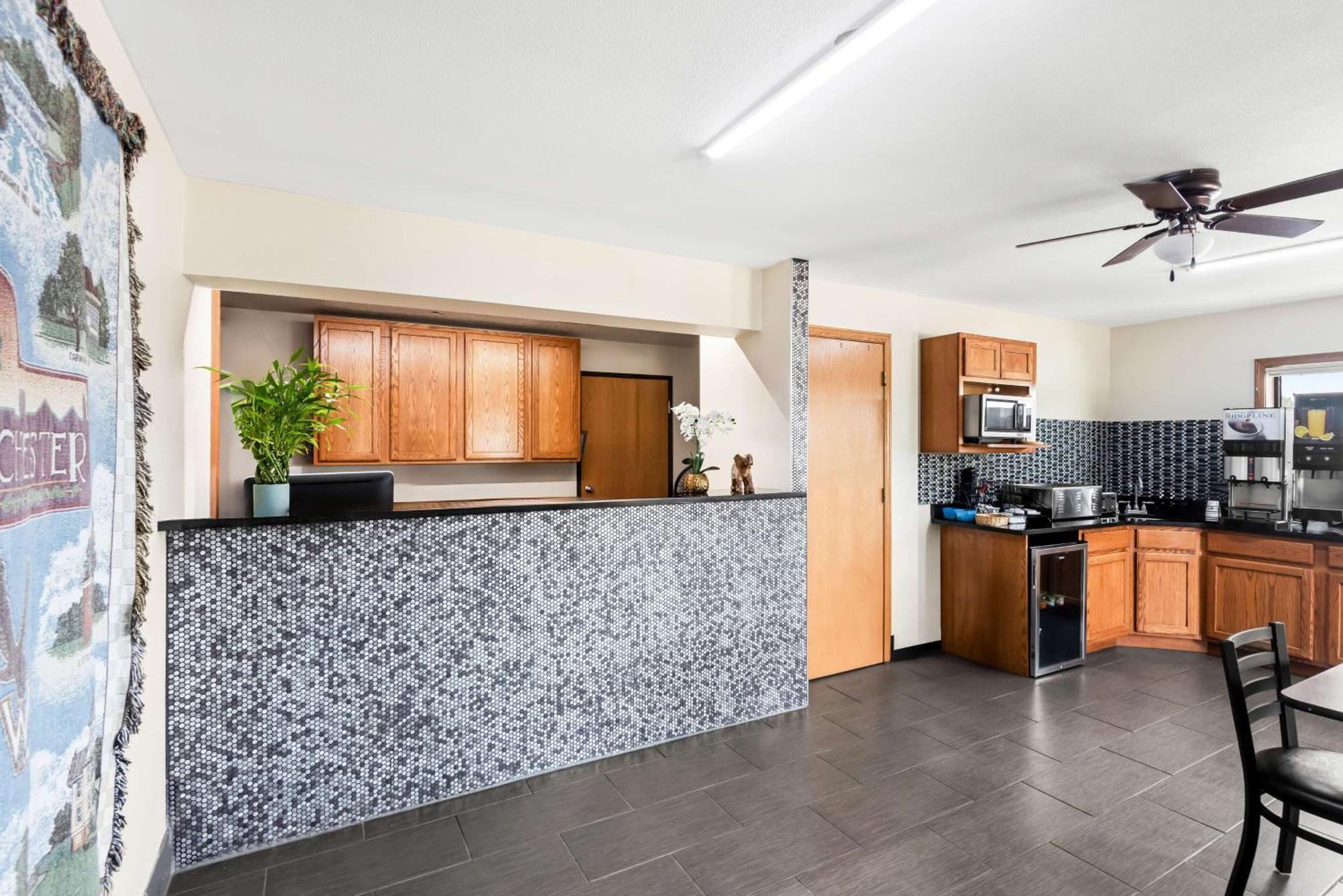Surestay Hotel By Best Western Manchester Экстерьер фото
